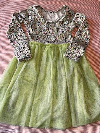 Wonderful floral dress with green tulle 5-6 years