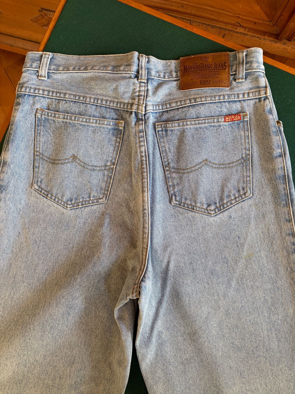 Jeans: VINTAGE NORWISS BASIC JEANS mit hoher Taille  Größe 44 – Usato da Interlaken venduto da Bona55 3