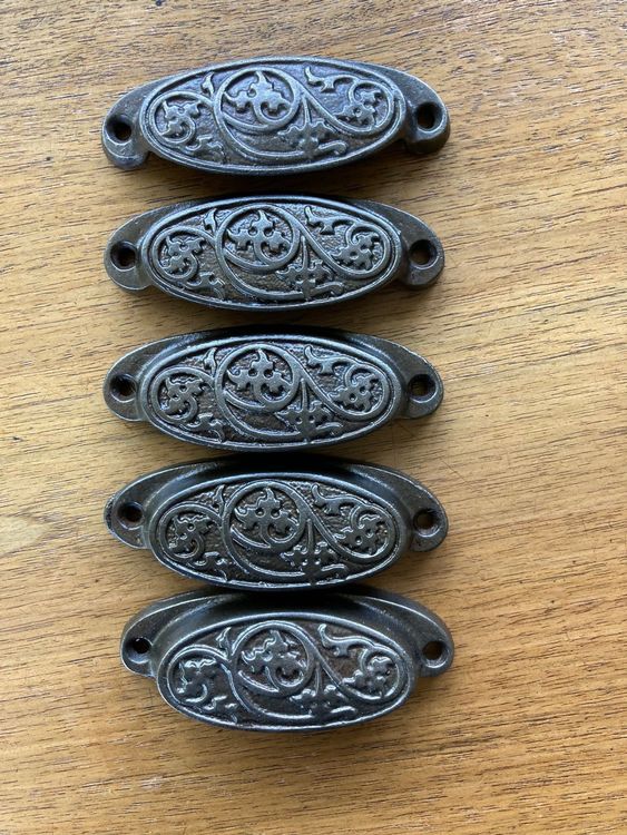 BUGUUYO 12 Stück Möbelknöpfe Mit Strass - Blumendesign Silber - Für Schränke & Kommoden