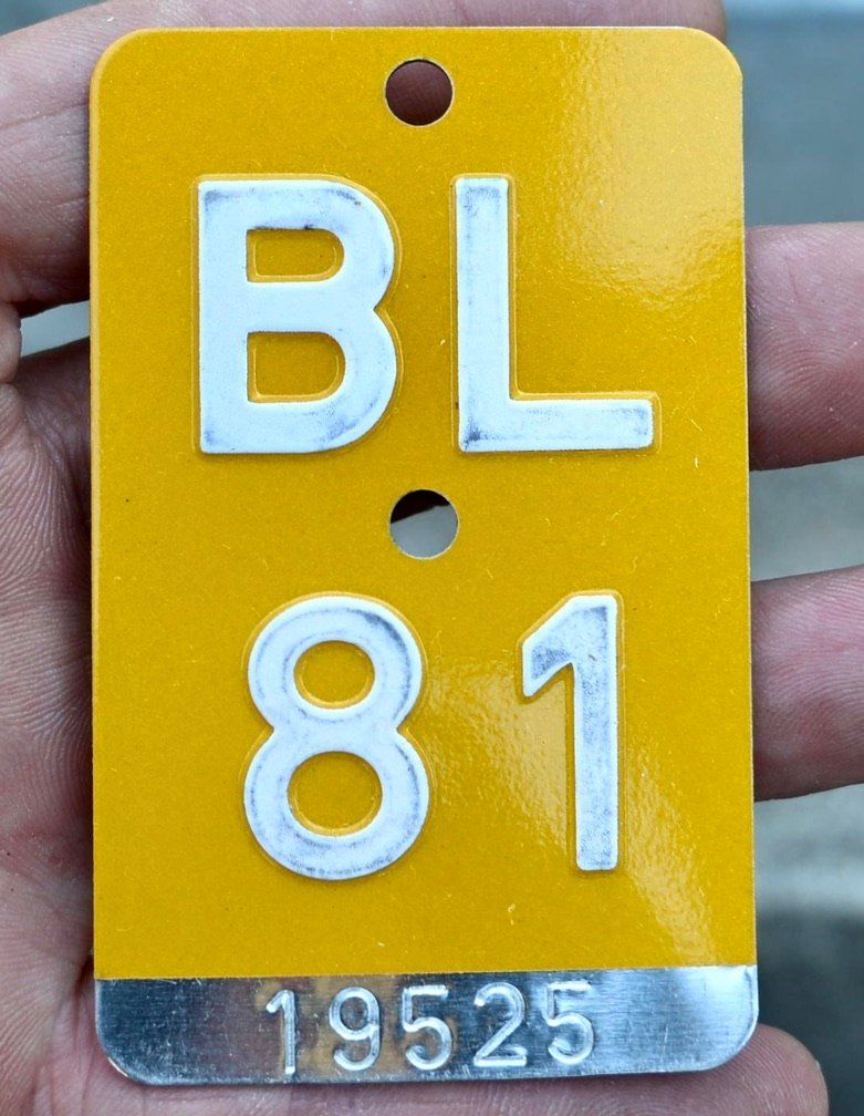 Insegne: Mofanummer BL 81 von 1981 - Basel-Land – Usato da Pfaffhausen venduto da mono_rec