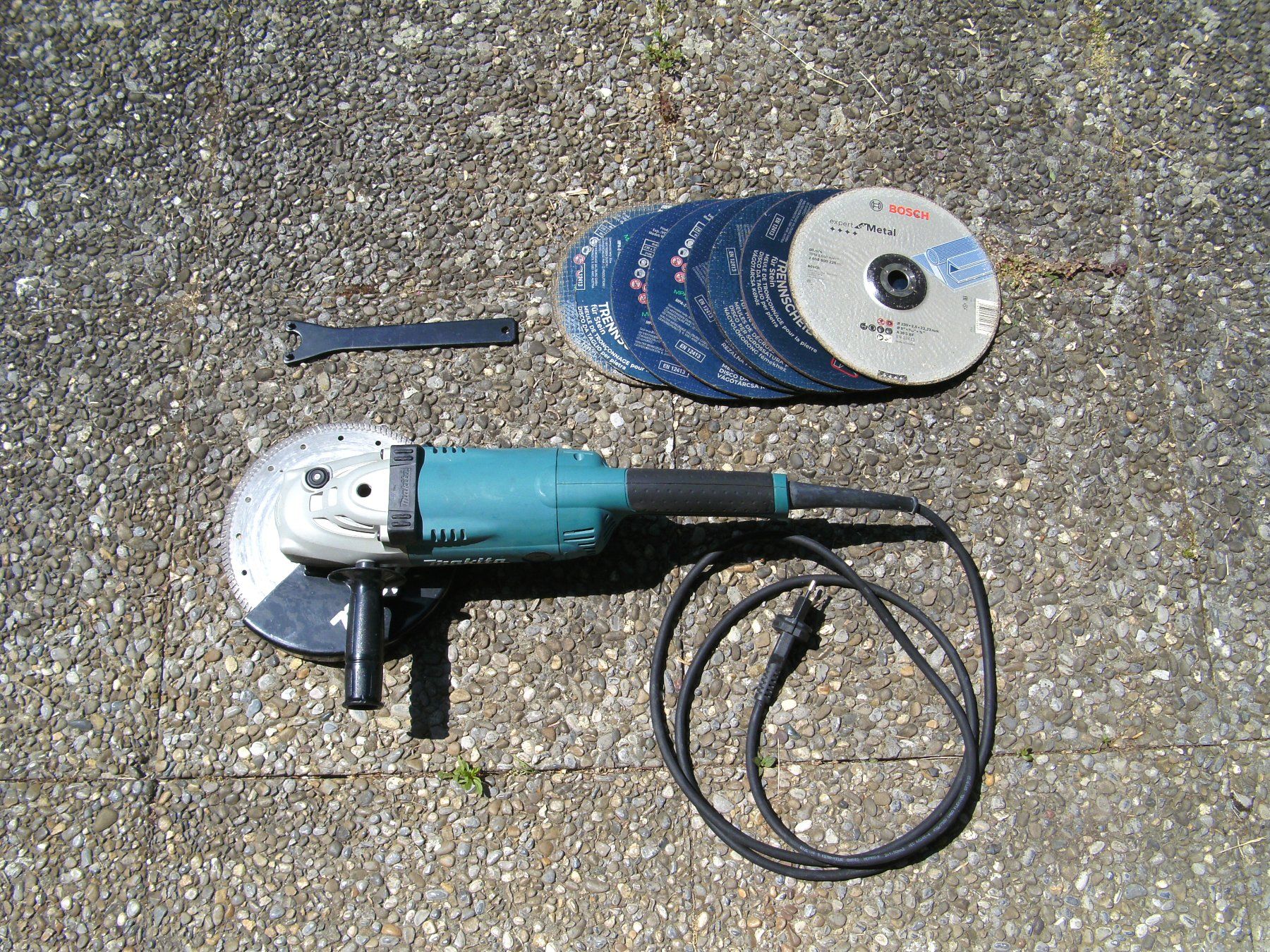 Makita Tutte le macchine: Makita Meuleuse d'angle 230mm – Usato da Pully venduto da kappagamma