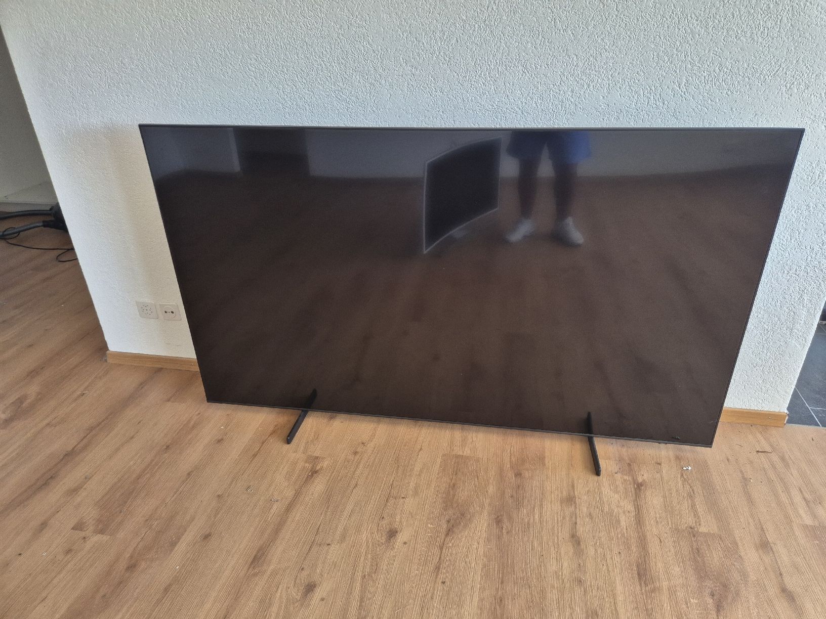 Fernseher: Samsung 85 Zoll QLED – Gebraucht aus Männedorf von ser_xd2t