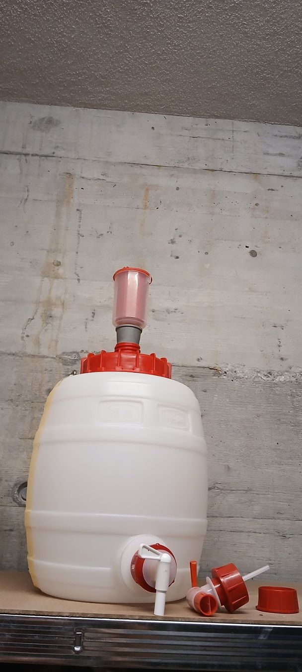 Autres articles pour la maison: Fût à boisson 15 litres – D'occasion à La Place (Ayent) par Tho57