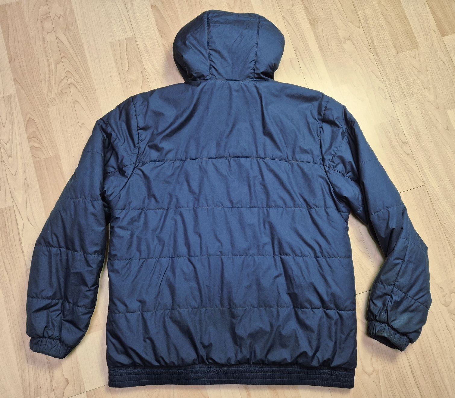 Nike Giacche: Nike Winterjacke Grösse L – Usato da St. Gallen venduto da CaliSunshine 1