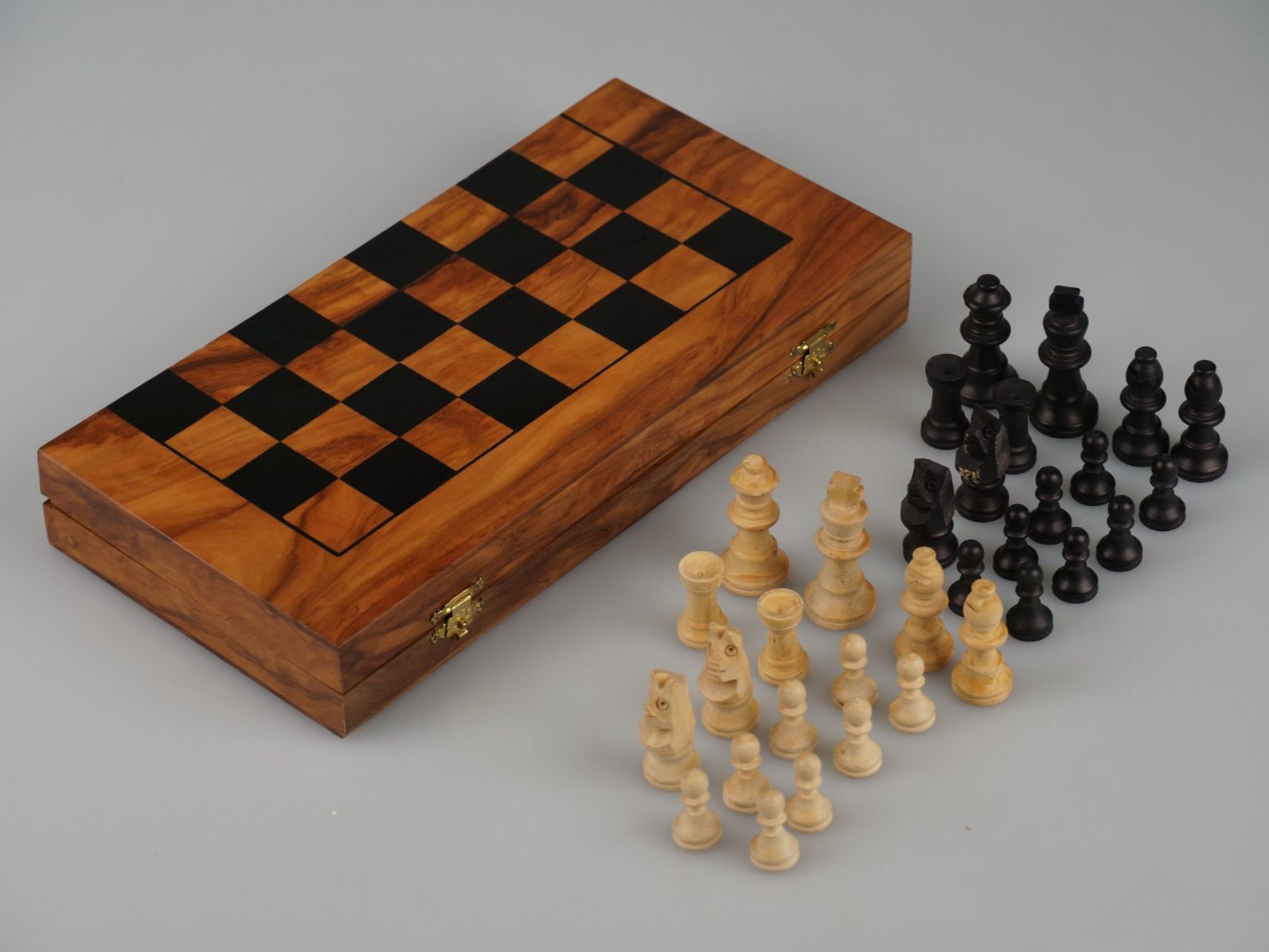 Giochi: Aufklapbares Mini-Schachbrett 10" – Usato da Rüti ZH venduto da Restwert_Rueti_ZH