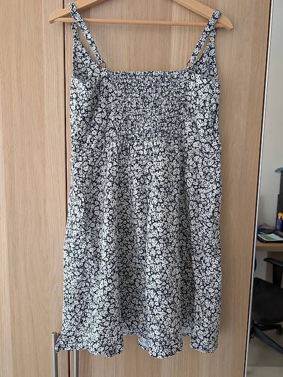 Kleider: Kleid grösse 40  – Gebraucht aus Oberwil BL von lisagautschi 1