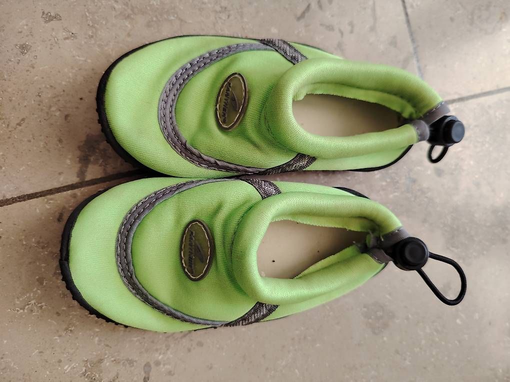 Scarpe per ragazzi: Badeschuhe Gr 23 – Usato da Wilen b. Wollerau venduto da Karin1985