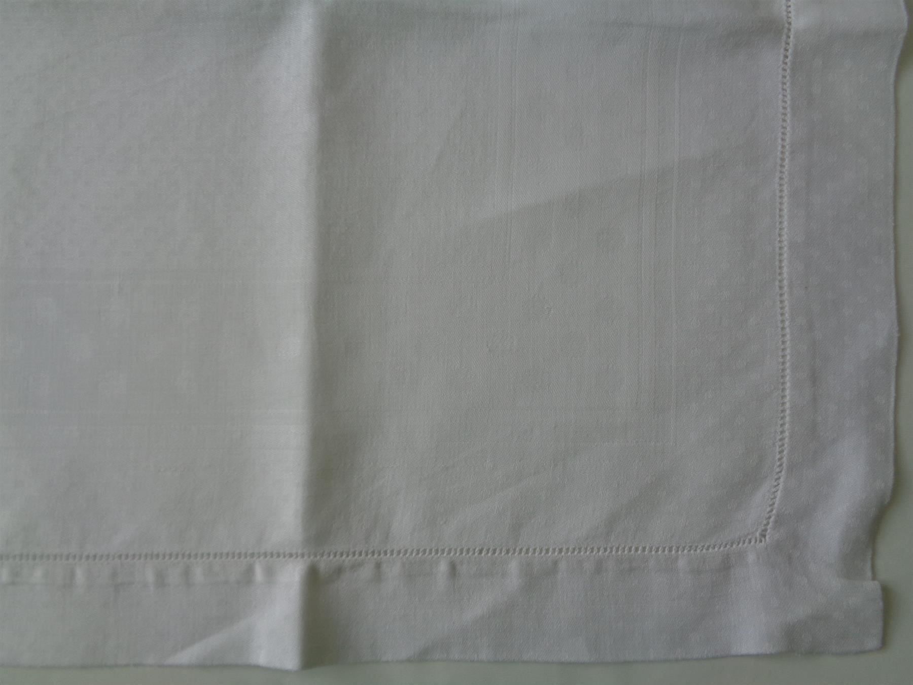 Servietten: 3 kl. Tischdecken ca. 67 x 66 cm.Vintage oder Servietten – Gebraucht aus Chur von omonia 2