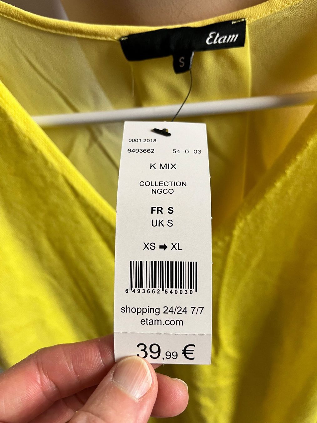 Etam Pullover & Sweatshirts: Fein-Pullover mit V-Ausschnitt Etam, Grösse S – Neu und originalverpackt aus Rudolfstetten von gst_g7xl 2