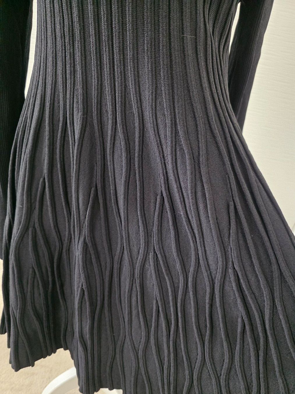 Sisley Vestiti: Robe noir en maille Sisley, T. L – Usato da Marly venduto da Barbarajane 1