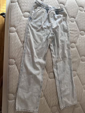 Pantalon Bershka Denim taille 36  