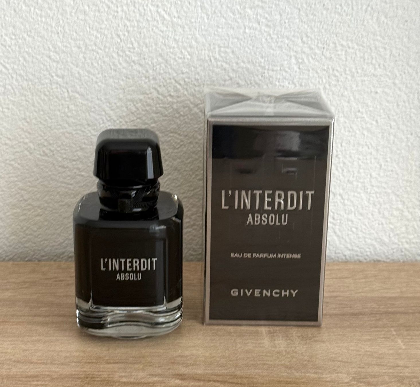 Givenchy Parfum & Eau de Toilette: Givenchy L’Interdit Absolu Eau de Parfum intense 80 ml – Neu und originalverpackt aus Frauenkappelen von HDPerle