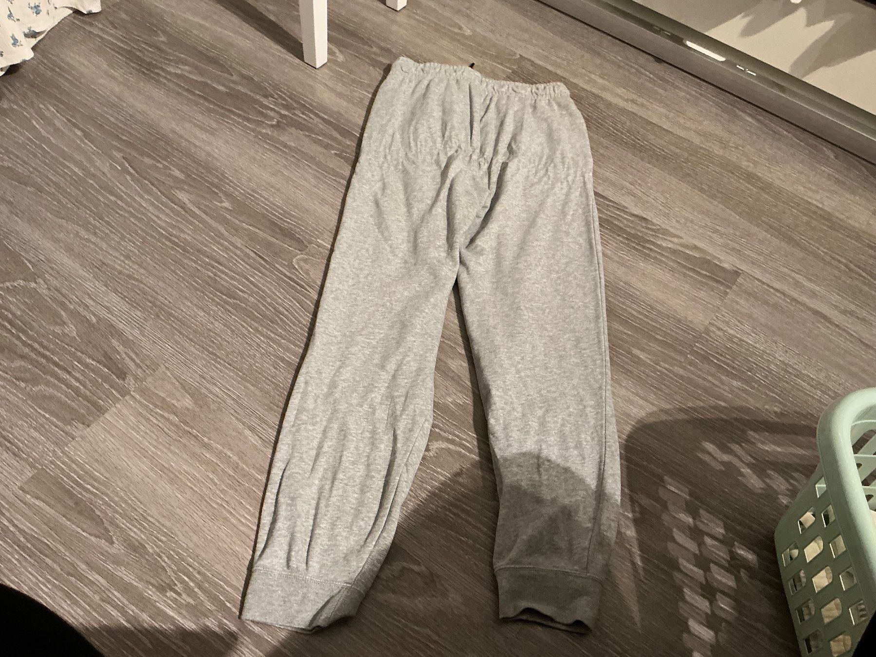 Pantaloni: Nike Jogginghose grau Grösse S – Usato da Würenlos venduto da Starceve