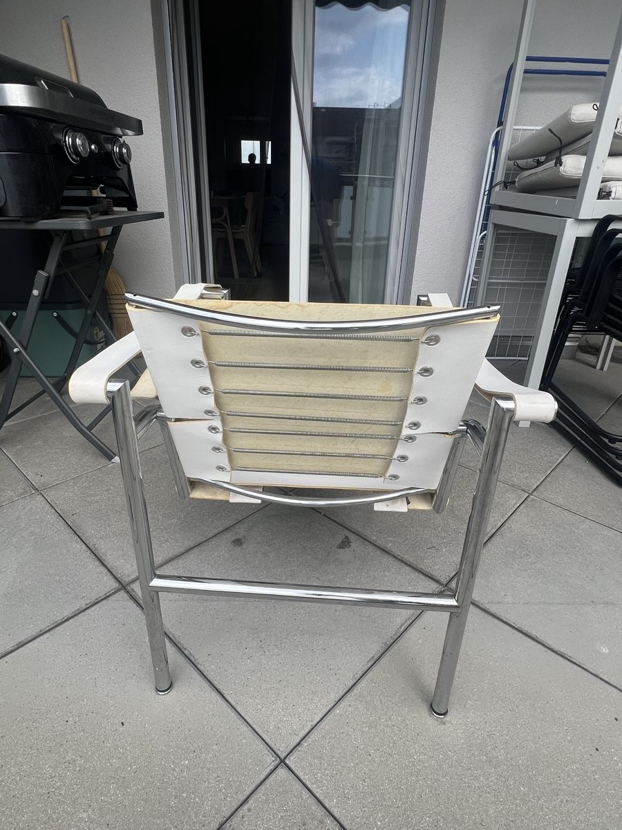 Le Corbusier Poltrone: Le Corbusier LC1 Sessel – Usato da Heimberg venduto da Hupsidupsi 1