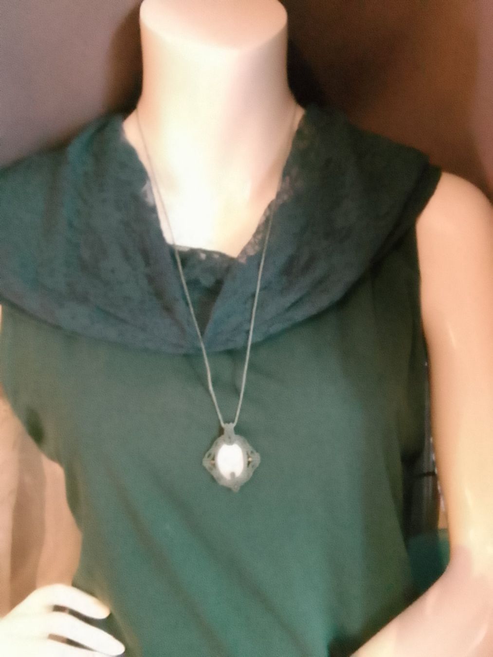 Catenine: Makramee Kette mit Perlmutt – Nuovo (secondo la descrizione) da Pfäffikon ZH venduto da Emporos_42 1