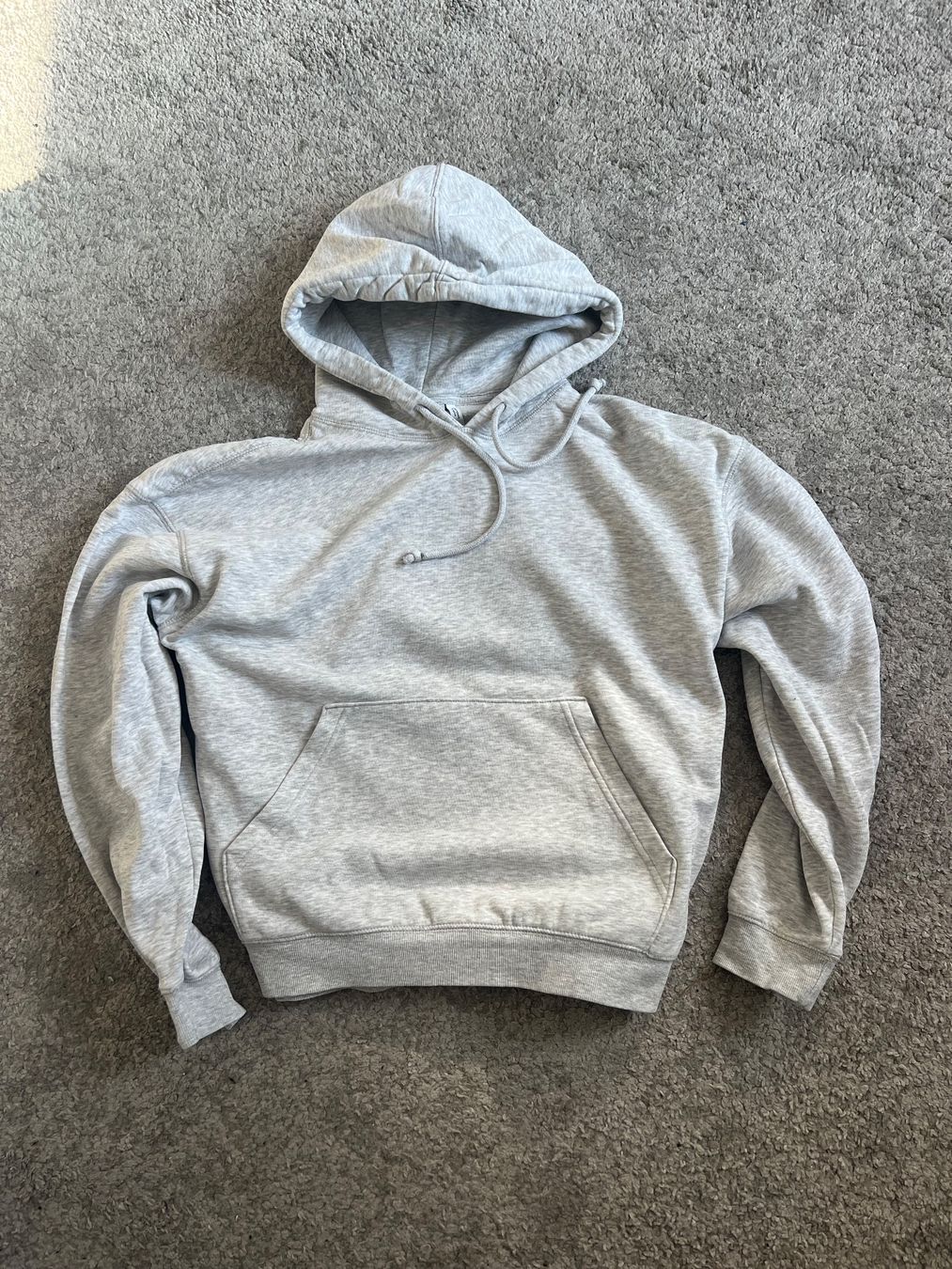 Maglioni & Felpe: Weekday Basic Hoodie – Usato da Niederlenz venduto da Nicolas37