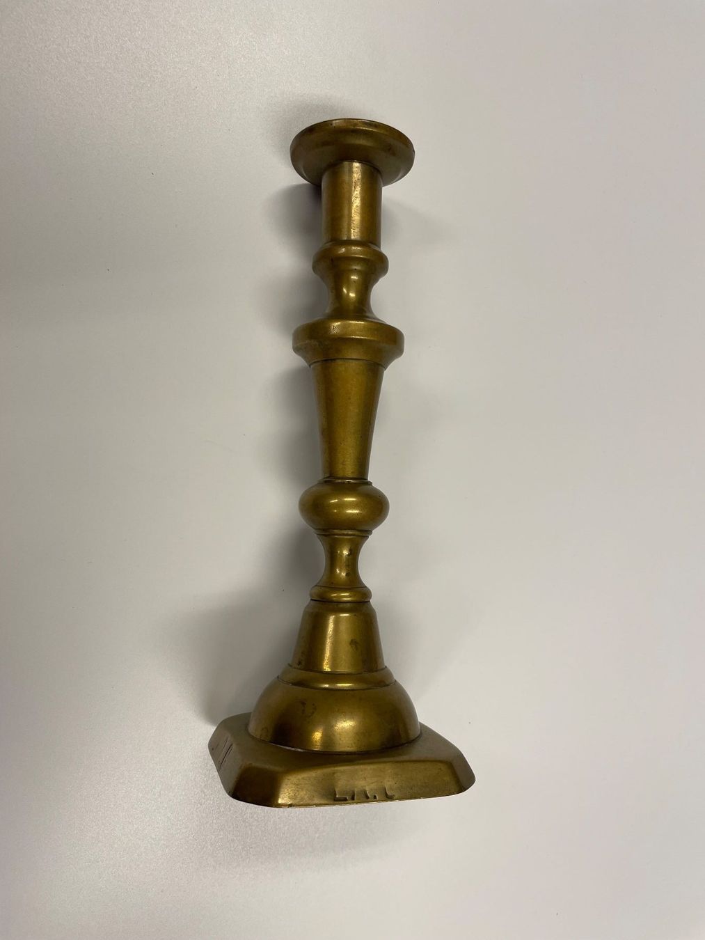 Portacandele: Grosser, massiver Bronze Kerzenständer – Usato da Baar venduto da bricksandmore 4
