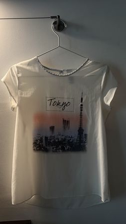 Schönes Sommer Shirt "Tokyo City" Gr. M weiss, top Zustand!