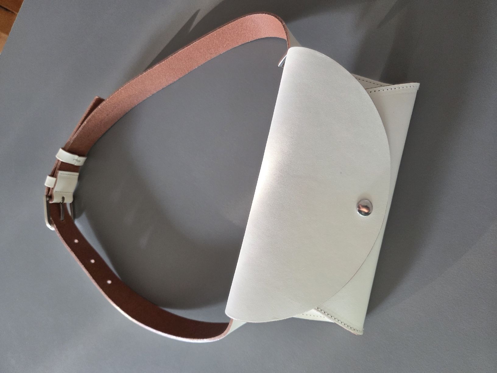 Cos Sacs femmes: COS Gürteltasche – D'occasion à Hünenberg See par Atsemet