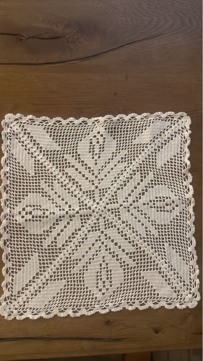 Sonstige Tischwäsche: Handgestrickte Deckchen, weiss, neuwertig, Frühling – Neu (gemäss Beschreibung) aus Spreitenbach von BIH2005