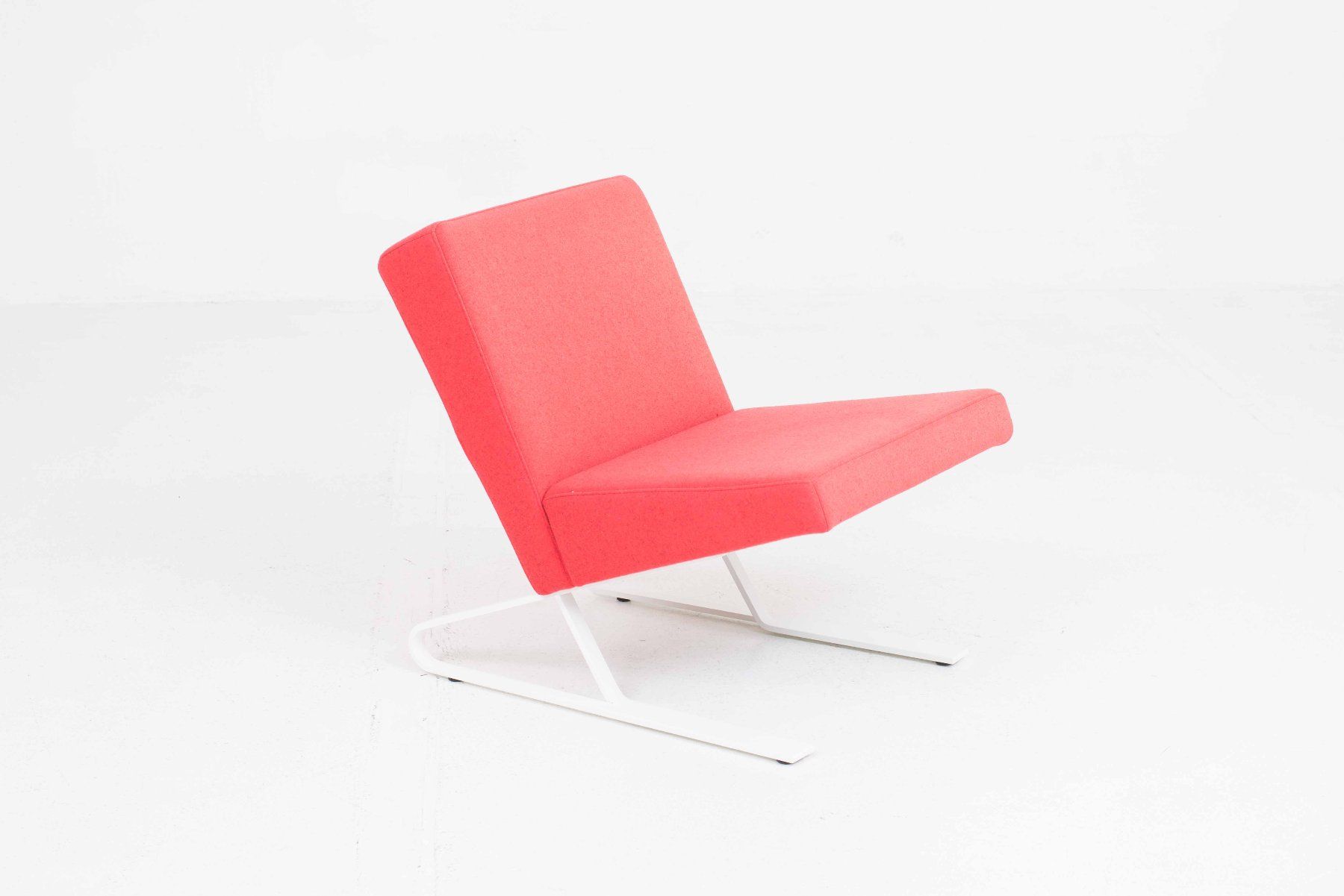 Classicon Poltrone: ClassiCon Satyr Sessel von For Use in rotem Stoff – Usato da Zürich venduto da STUZH38 2