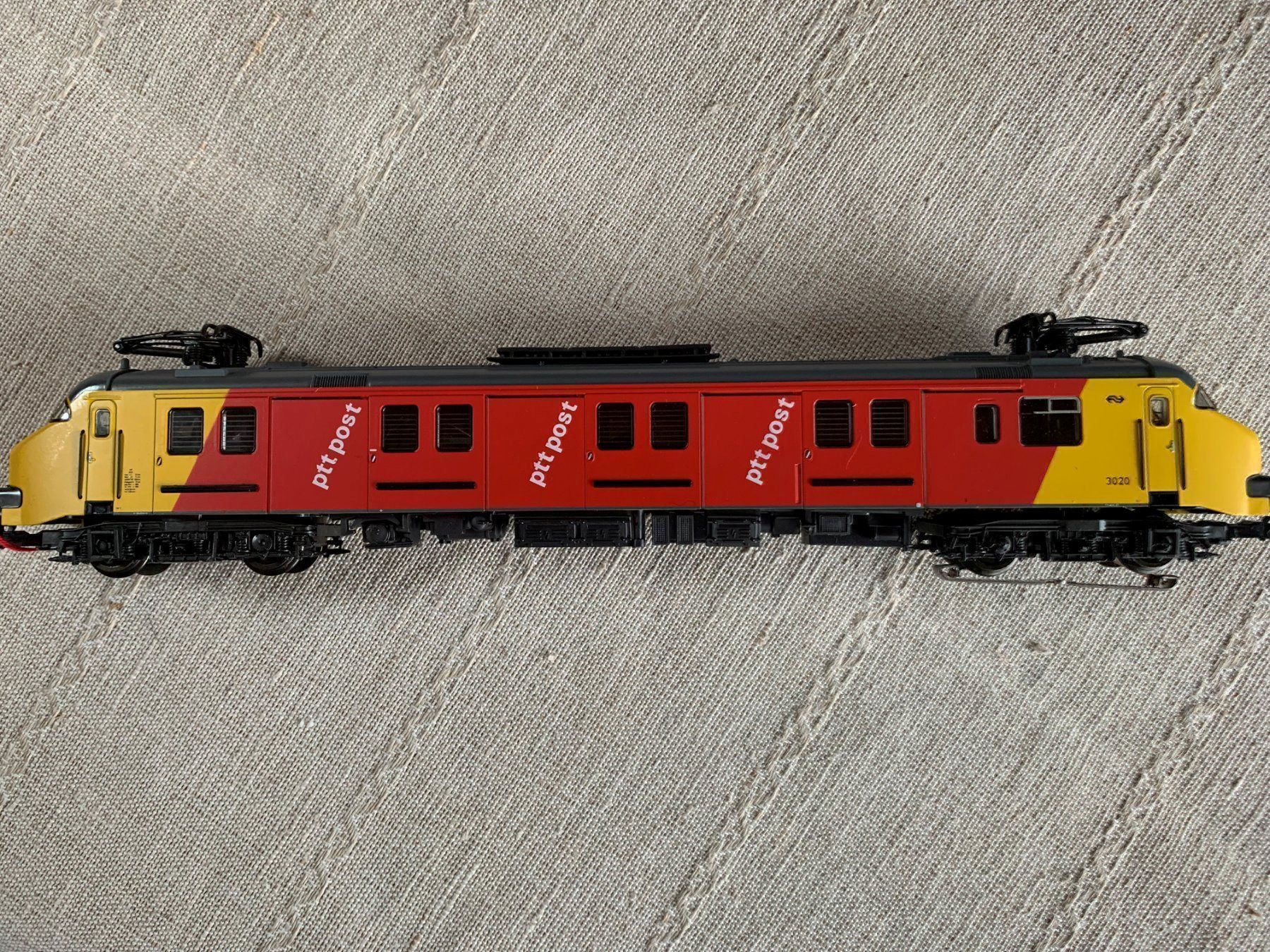 Märklin Modelleisenbahnen: Märklin H0 3389 Post-Triebwagen NS – Gebraucht aus Volketswil von zwitsch33