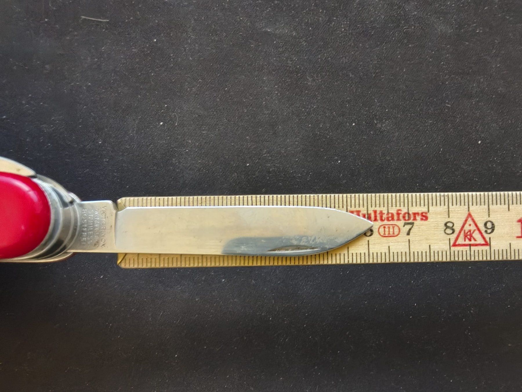 Victorinox Coltelli tascabile: Victorinox Schweizer Taschenmesser Rot mit Kette – Usato da Schaffhausen venduto da thugNme 2