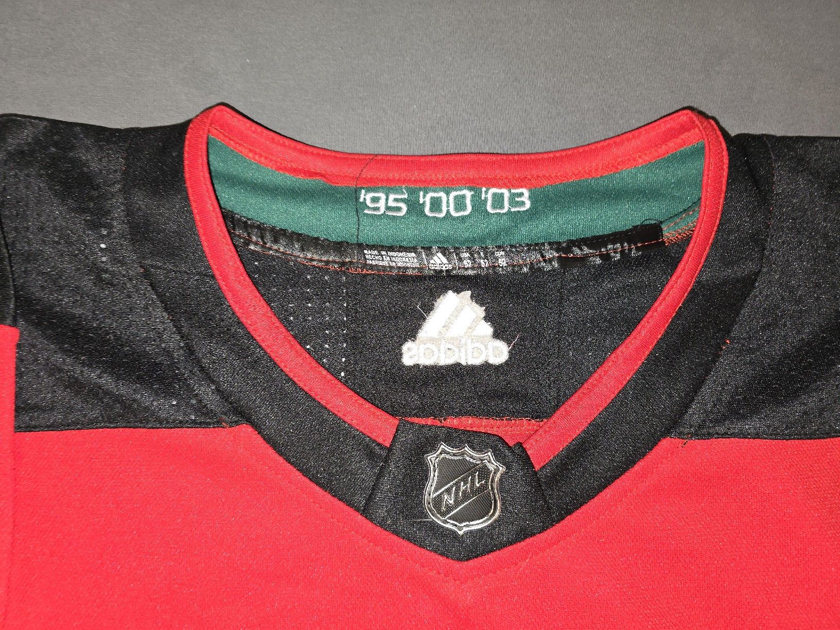 Leibchen & Hosen: New Jersey Devils Jersey Timo Meier – Gebraucht aus Reigoldswil von stonie73 1