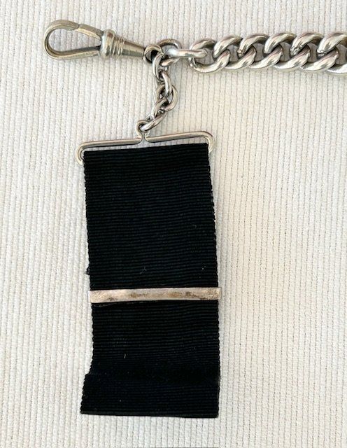 Altri accessori per orologi: 2 massive Silber-Uhrenketten mit Löwen-Punze – Usato da St. Niklausen LU venduto da Seepferd11 6