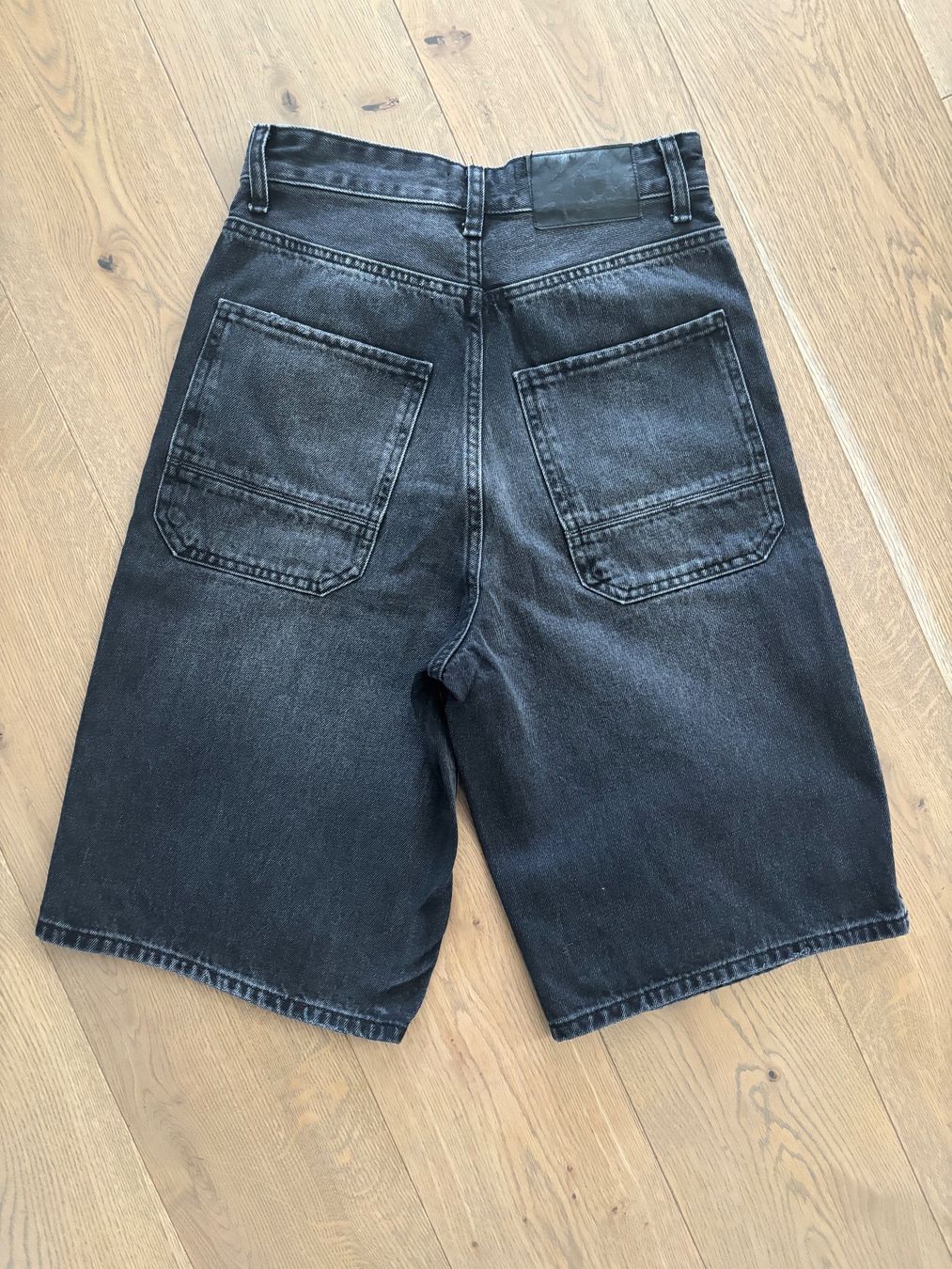 Pull&Bear Jeans: Schwarze Jorts Pull and Bear – Usato da Trübbach venduto da Nico.Broder 1
