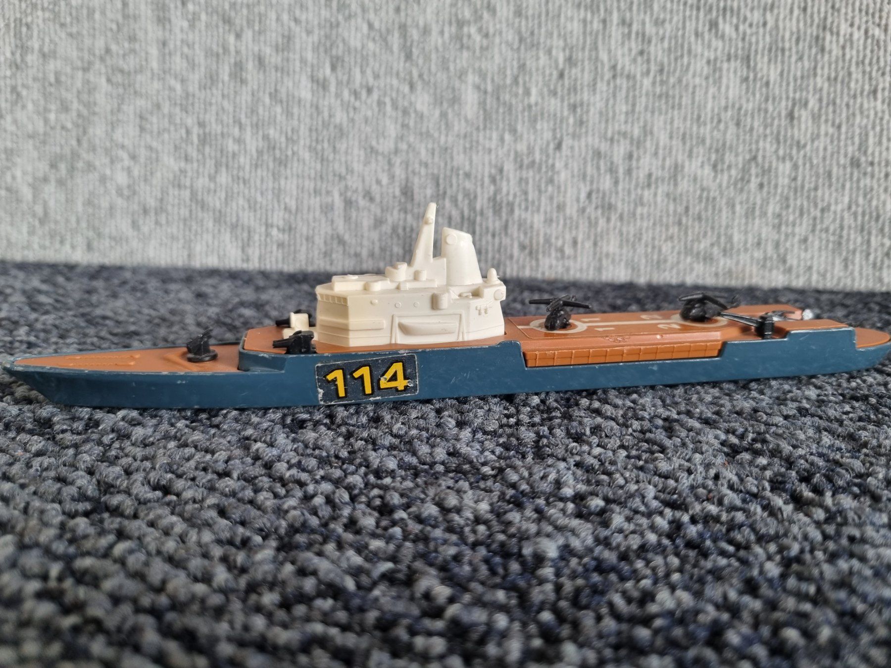 Matchbox Spielzeuge: Matchbox "Sea Kings K307" 114 Helicopter Carrier 1976 – Gebraucht aus Lenzburg von freedomky