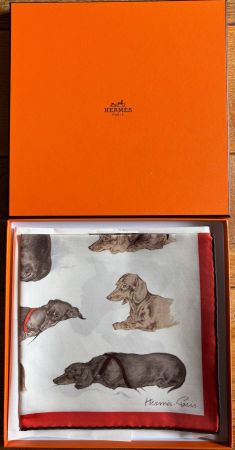 HERMES Gavroche Pochette "LES BASSETS", 2025