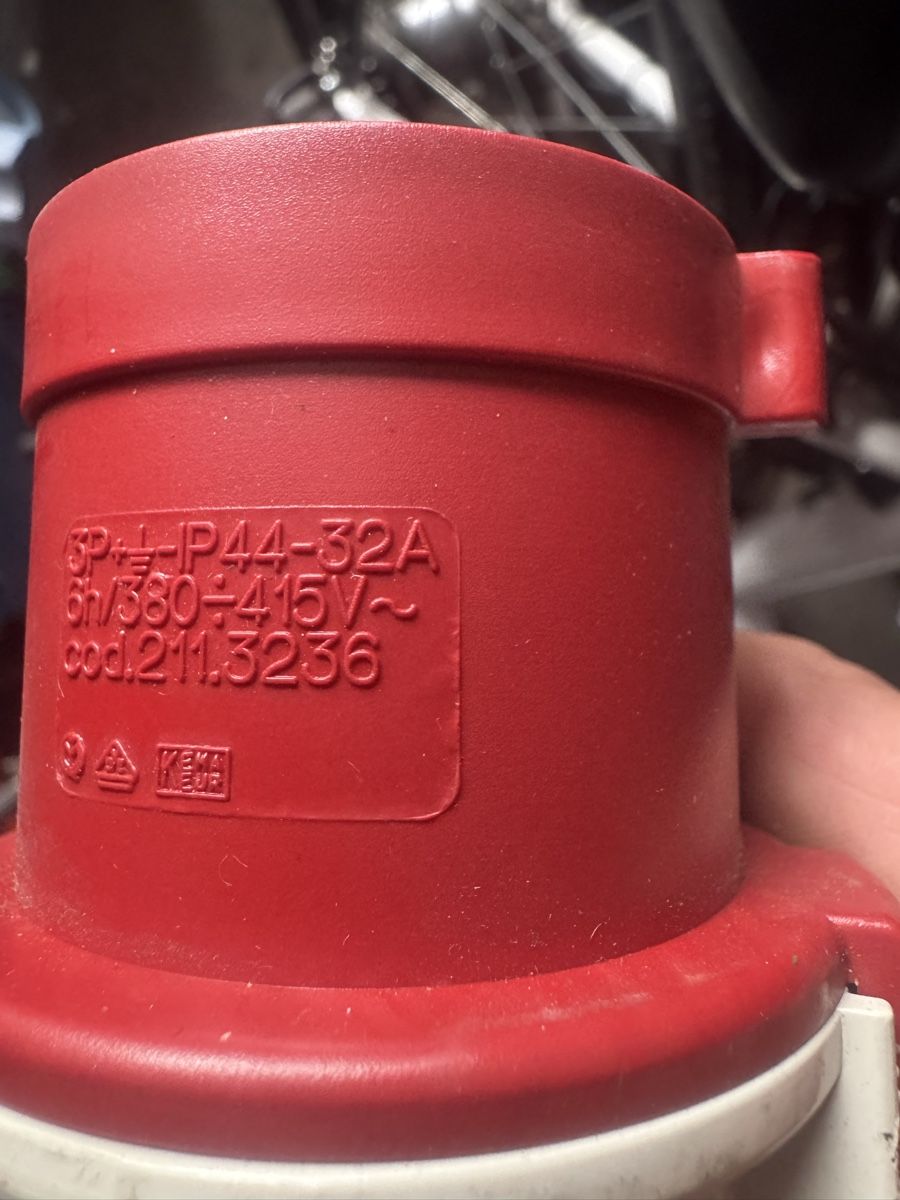 Spine: CEE-Stecker  32A 4pol 400V M – Nuovo (secondo la descrizione) da Grenchen venduto da faz_qgf2 1