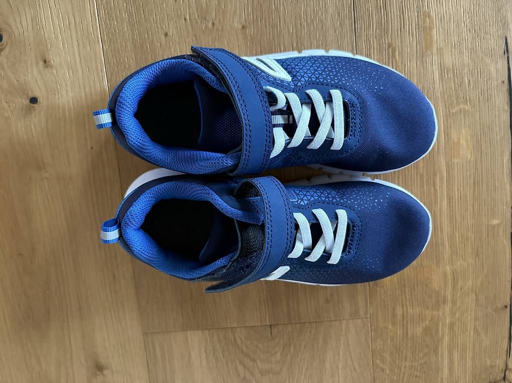 Schuhe für Jungen: Turnschuhe – Neu und originalverpackt aus Kriessern von Wauwau02 1