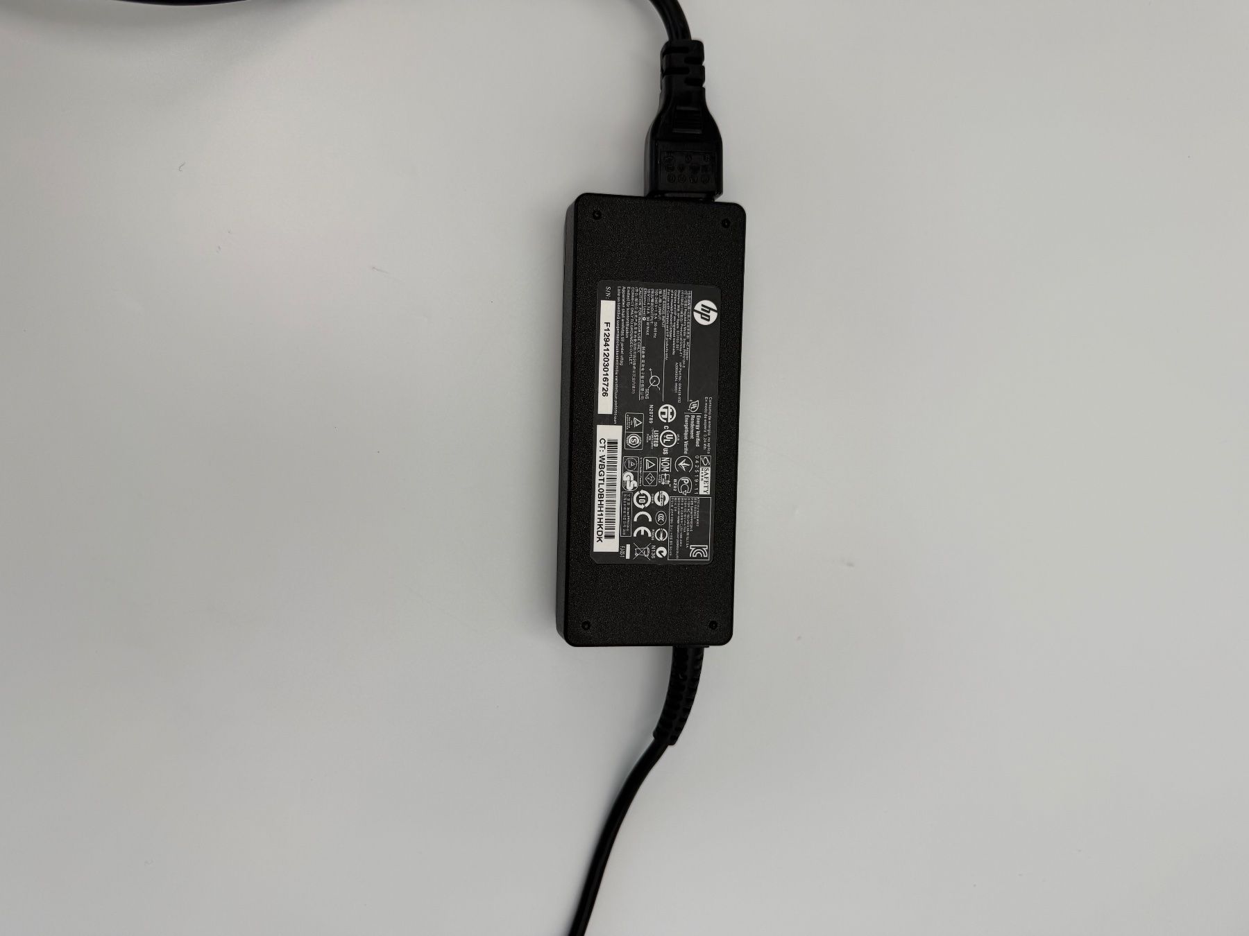 Hewlett Packard Caricabatterie: HP Laptop Netzteil 90W – Usato da Schlieren venduto da 2nd-Life 1