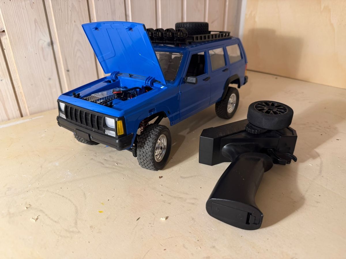 Modellismo RC: RC Modellauto Jeep Cherokee blau – Usato da Altdorf UR venduto da modellbau-widmer 4
