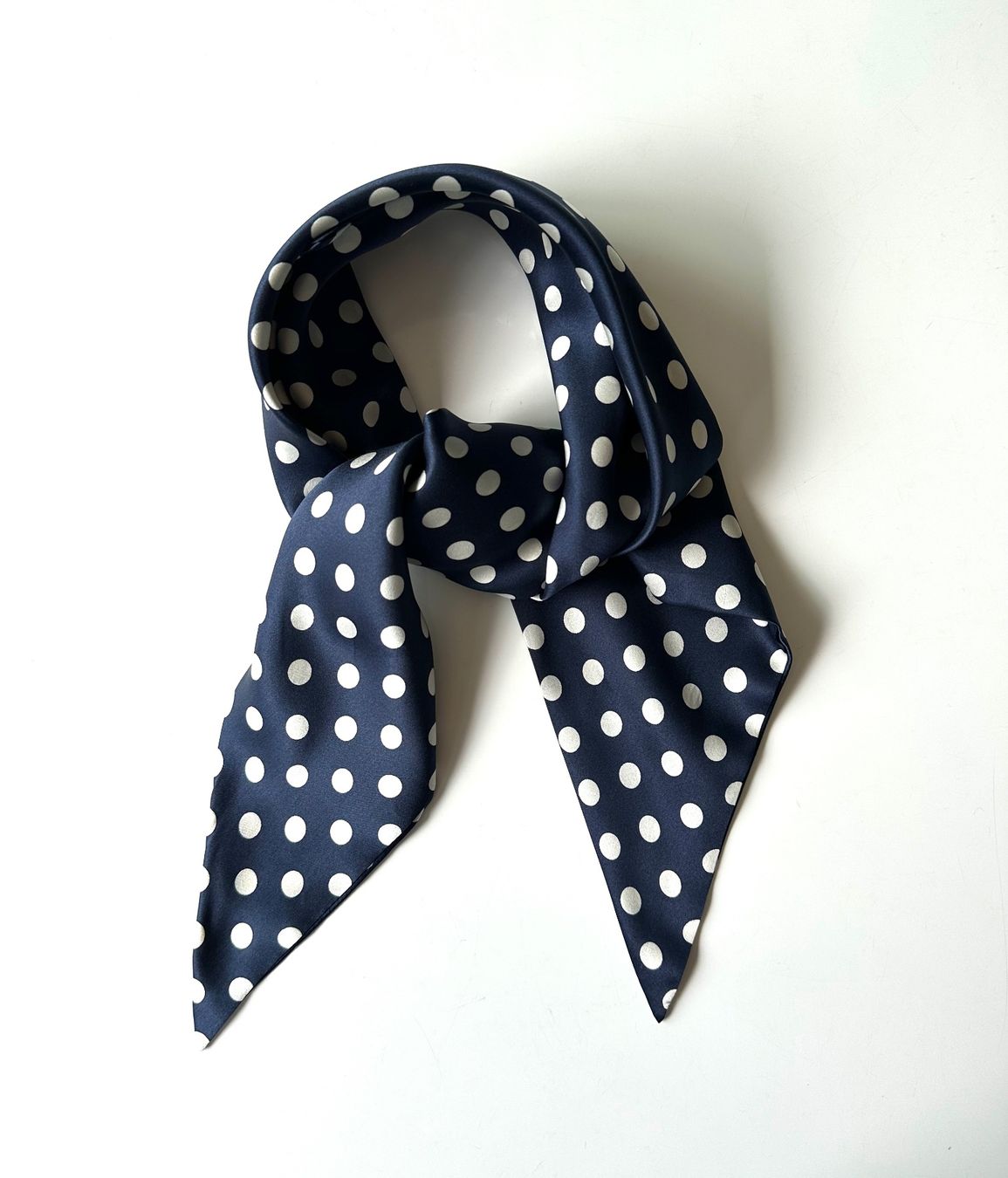 Foulard & Sciarpe: Claudia Bertini Triangolo Foulard – Usato da Zürich venduto da Secondbite