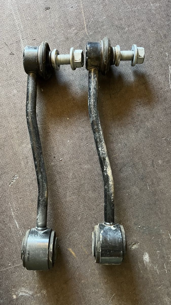 Jeep Tutti pezzi di ricambio auto: Vendo KIT rialzo Jeep Completo! – Usato da Brè sopra Lugano venduto da micheleschmid 6