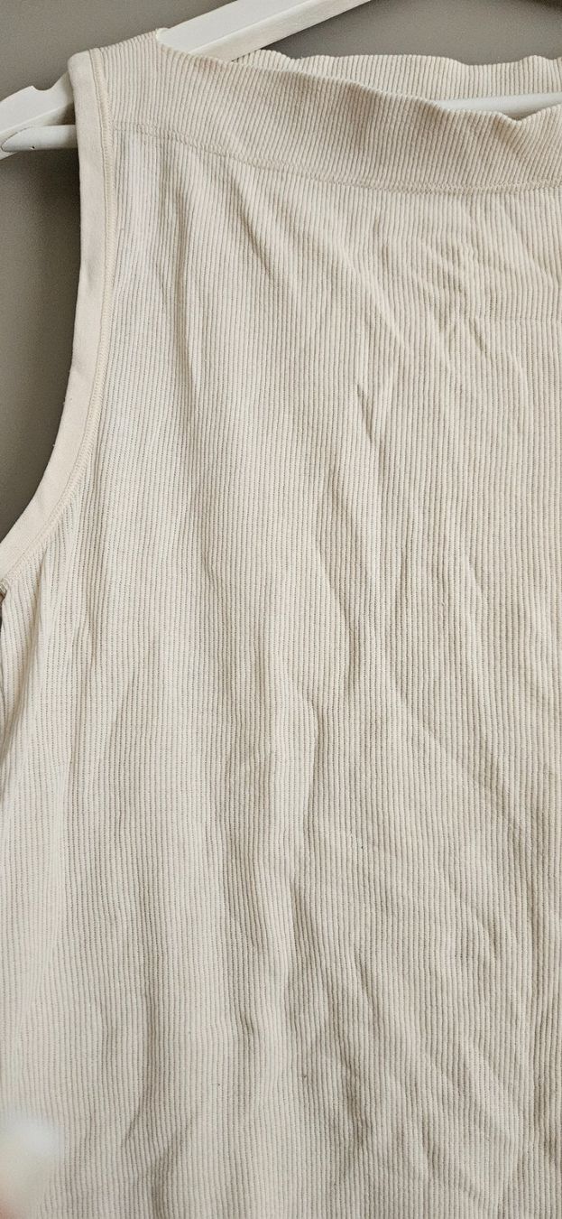 Calida Top: Hübsches Clida Top, beige, Rippenstrick – Usato da Birmensdorf ZH venduto da ele_mf8v 2