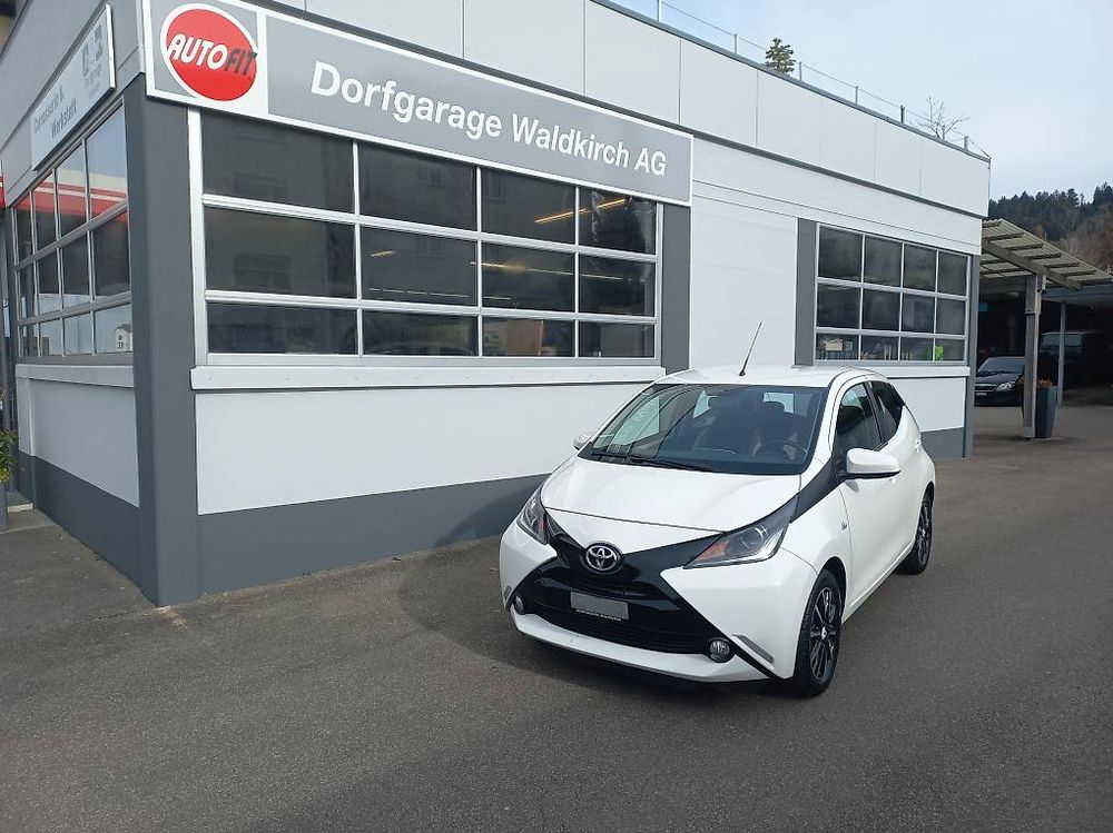 Toyota Automobili: Toyota Aygo 1.0 *ab MFK *ab Service *Top Zustand – Usato da Waldkirch venduto da Dorfgarage_W 1