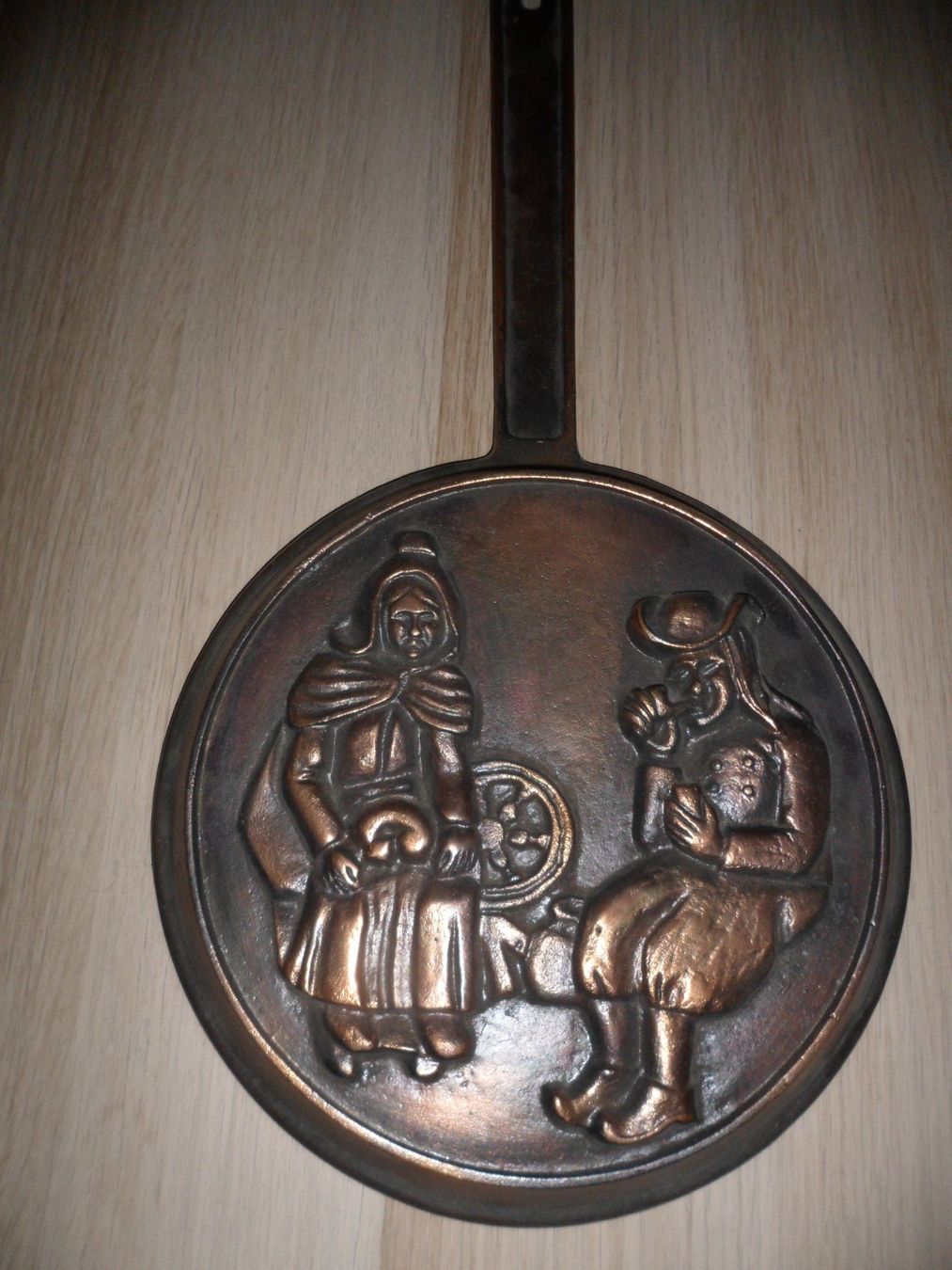 Tutte le decorazioni: Poêle décorative couleur bronze – Usato da Yverdon-les-Bains venduto da pitchouffe