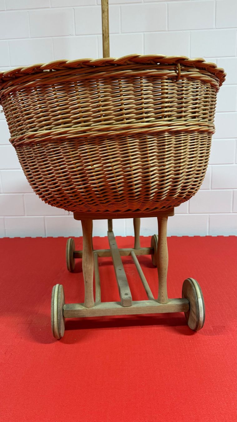 Berceaux: Stubenwagen "Antik" – D'occasion à Kirchdorf par matiniki 4