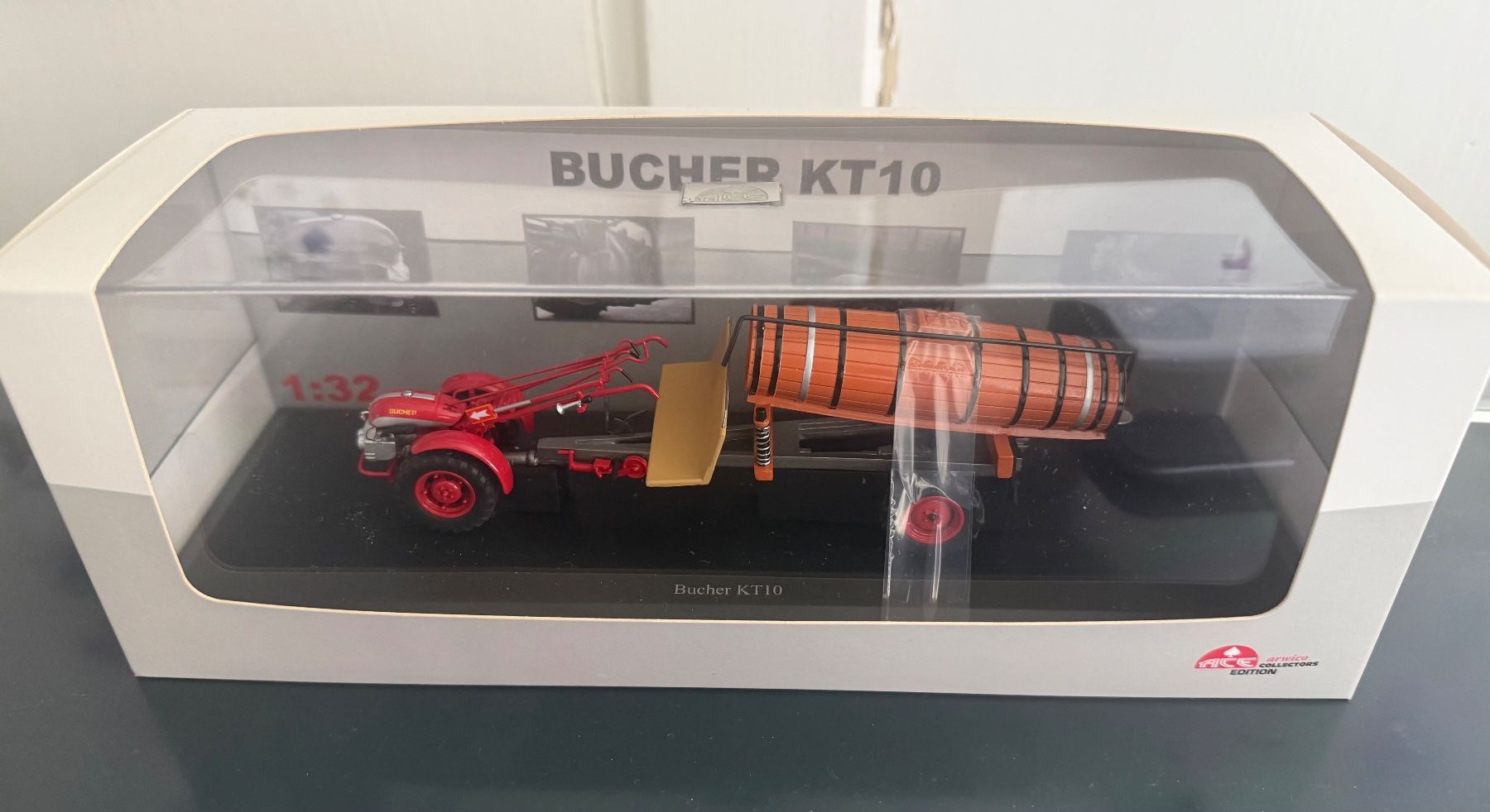 Modellbausätze & Standmodelle: Bucher KT10 1:32 – Neu und originalverpackt aus Mogelsberg von Zades