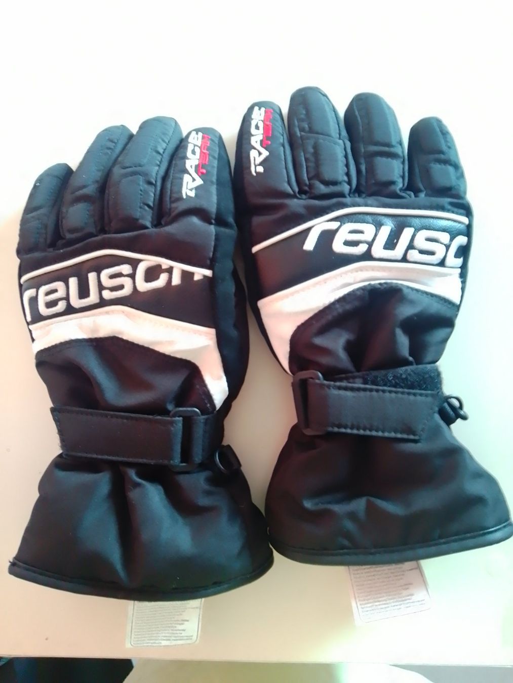 Guanti: Skihandschuhe – Usato da Giubiasco venduto da pagi2