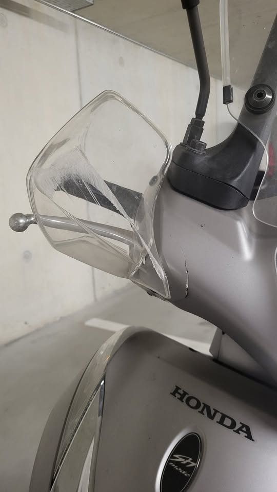 Honda Scooters: Honda SH 125 Mode – D'occasion à St-Aubin-Sauges par nic_mmc8 8