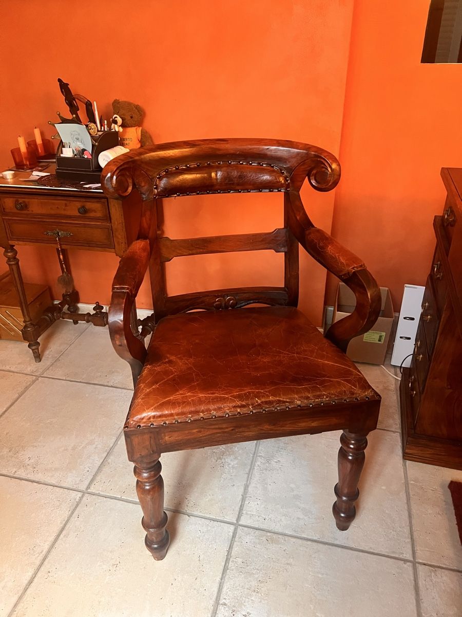 Scrivanie: Bureau en manguier  massif et fauteuil  – Usato da Plan-les-Ouates venduto da Cocochoco 5