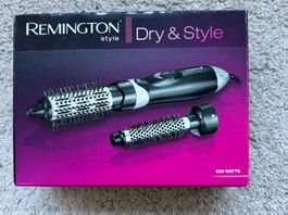 Haartrockner und Stylingbürste