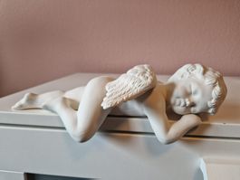 Wunderschöne Engelsfigur in Weiss (liegend) zu verkaufen