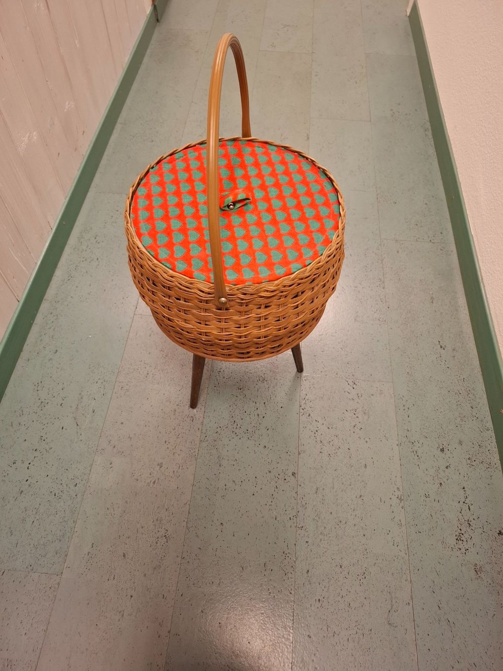 Altro per la casa: Nähkörbchen 3 Beinig VINTAGE – Usato da zollikerberg venduto da Momi6 3