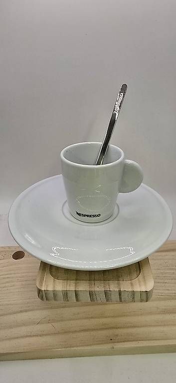 Set di piatti: Nespresso Espresso Professional – Usato da Erlinsbach SO venduto da Shmoo01